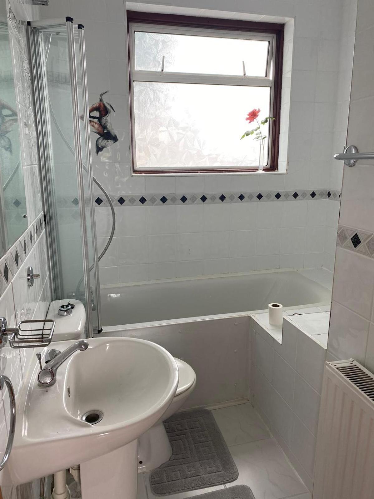 Lovely Rooms In West London Northolt  Екстериор снимка