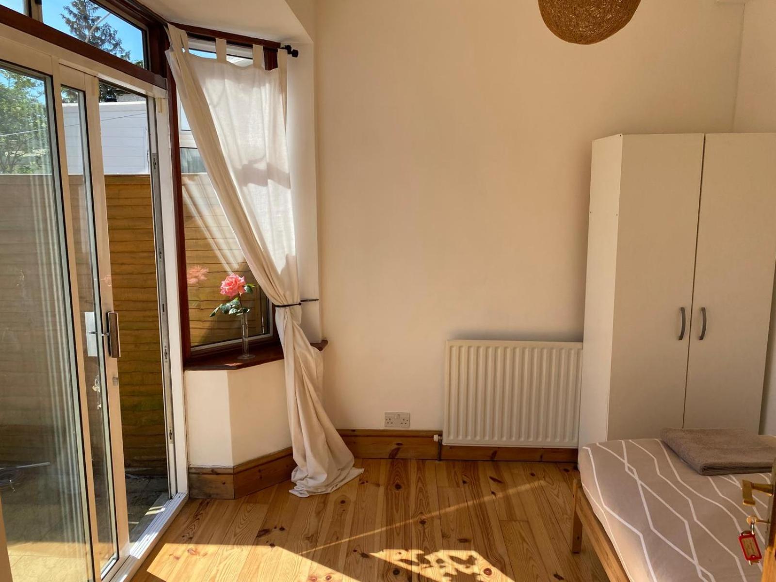 Lovely Rooms In West London Northolt  Екстериор снимка