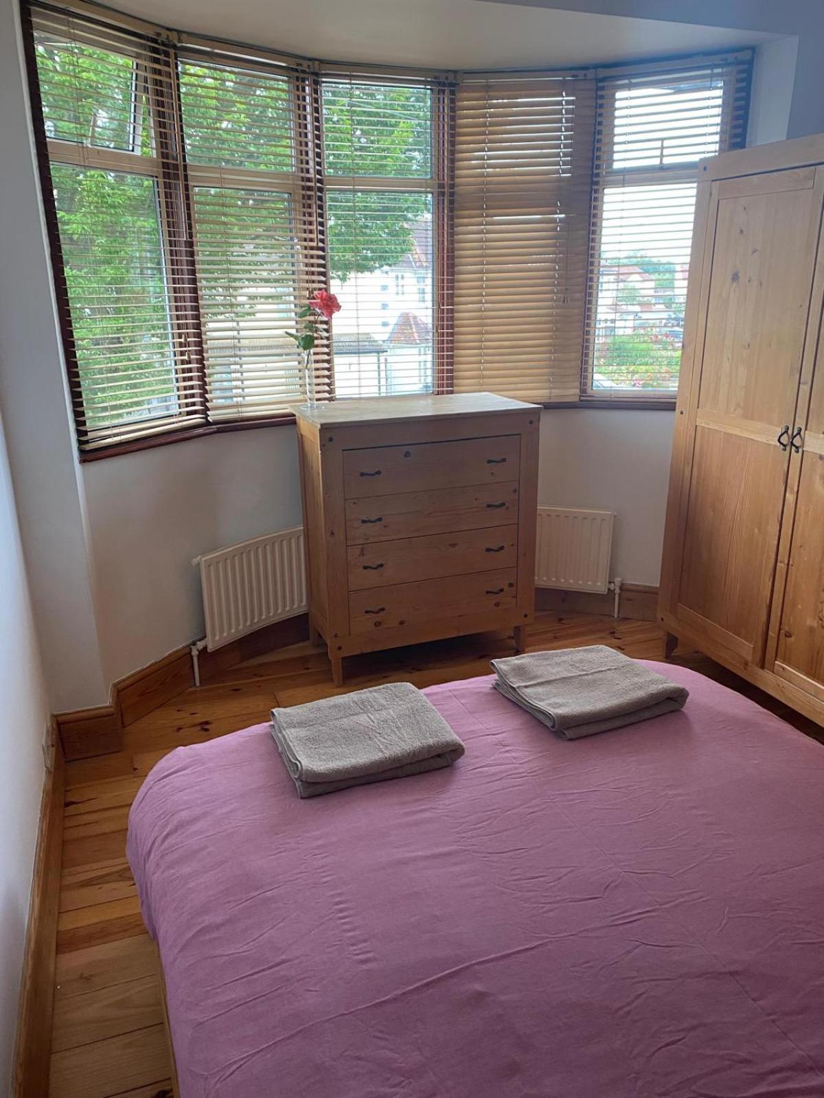 Lovely Rooms In West London Northolt  Екстериор снимка